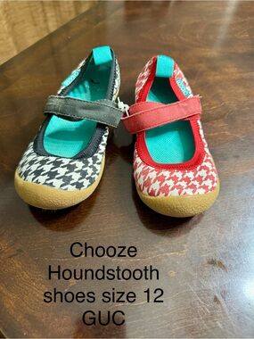 Chooze Kids Houndstooth Mary Janes in Red & Black with Teal Lining